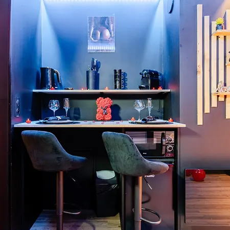 Dark - Luxueuse Pres De La 公寓