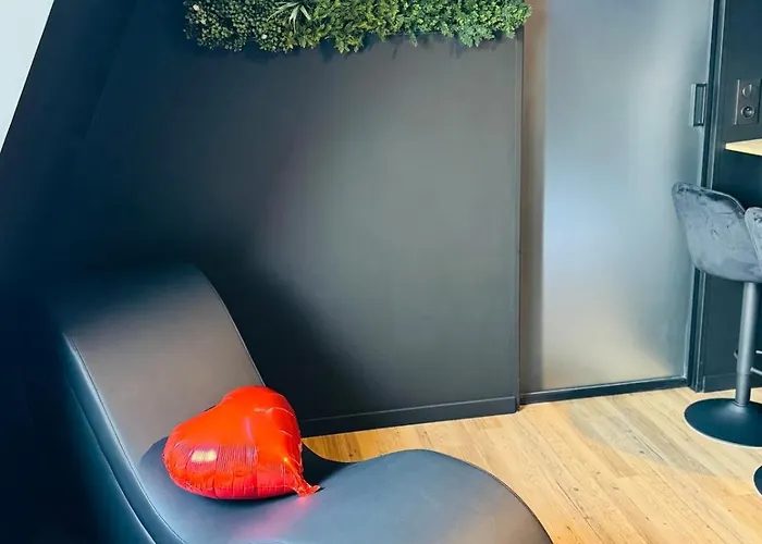 Διαμέρισμα Romantique Pres De La Avec Jacuzzi - Dark